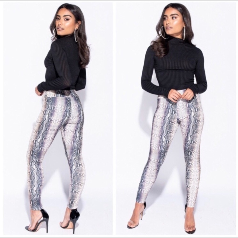 High Waisted Snakeskin Leggings 💋 - Picture 2 of 7